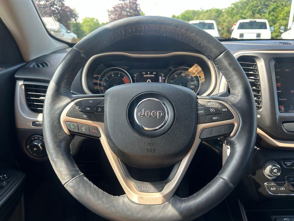 used 2016 Jeep Cherokee car