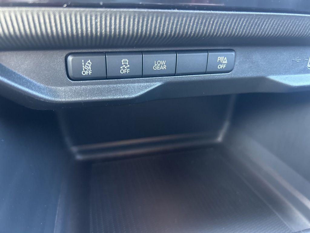 new 2026 Jeep Cherokee car, priced at $37,590