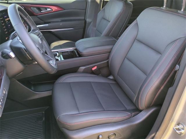 used 2025 Chevrolet Traverse car, priced at $44,833