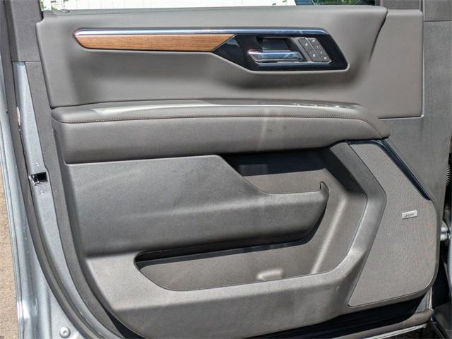 new 2025 Chevrolet Suburban car, priced at $86,644