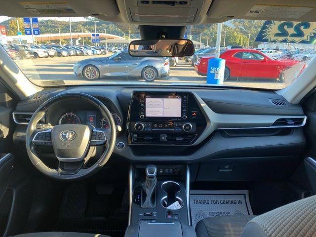 used 2022 Toyota Highlander car, priced at $25,152