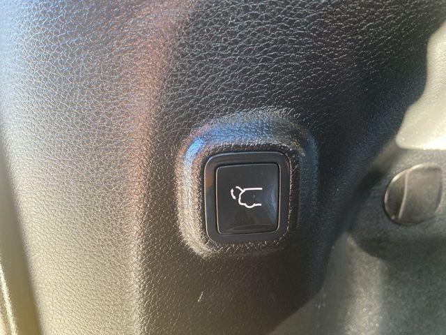 used 2020 Jeep Cherokee car, priced at $14,600