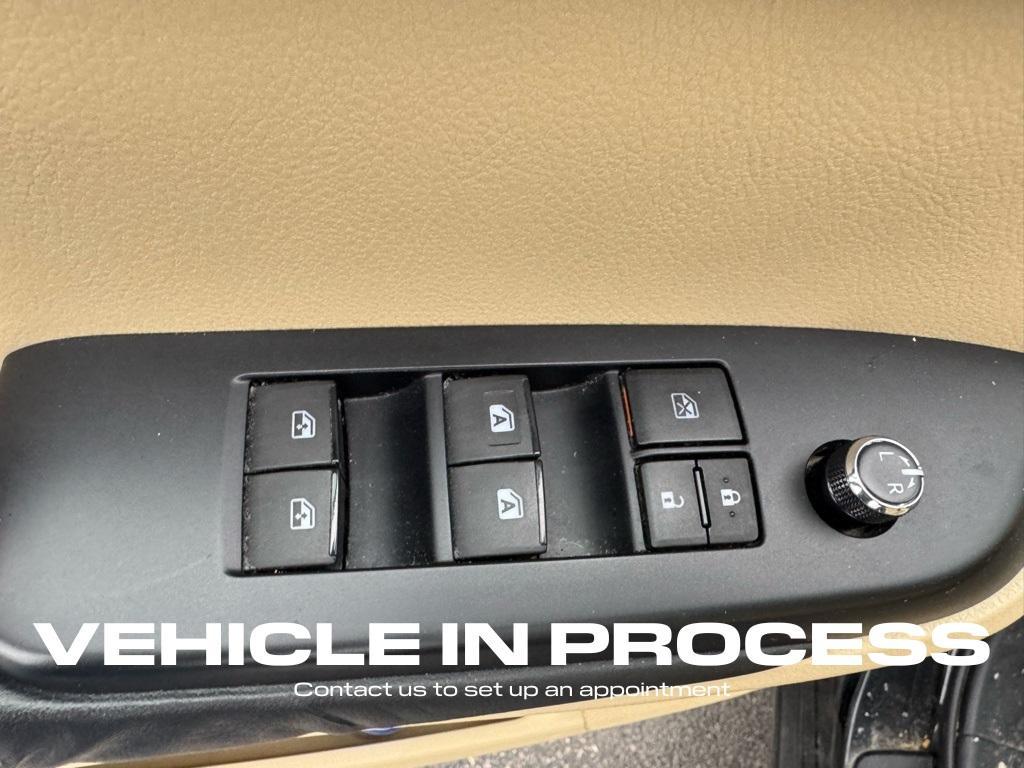 used 2015 Toyota Highlander car, priced at $14,400