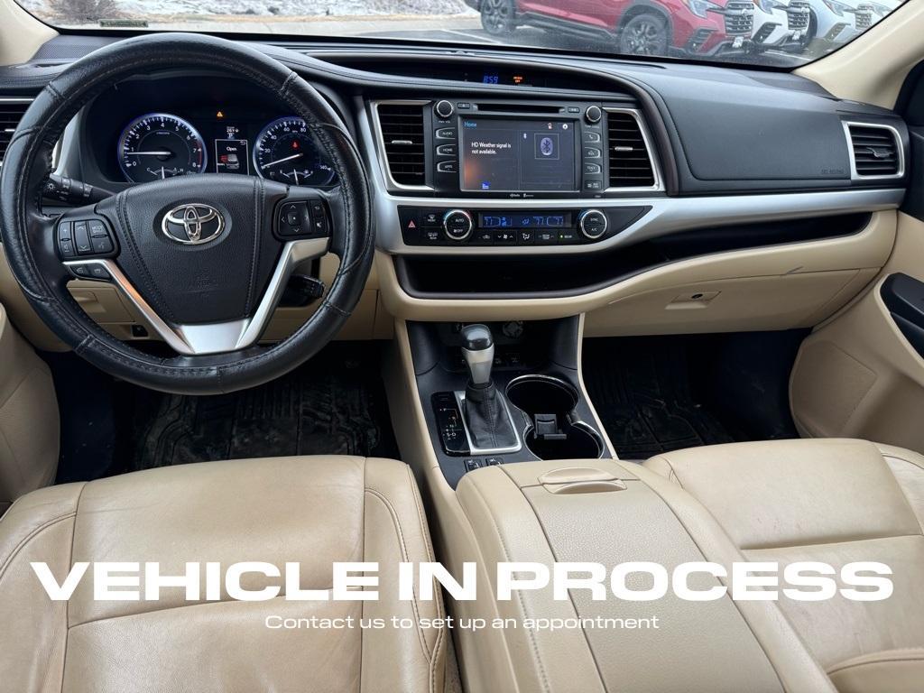 used 2015 Toyota Highlander car, priced at $14,400