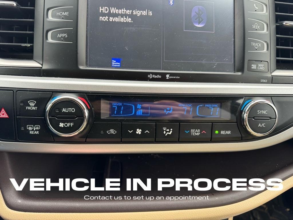 used 2015 Toyota Highlander car, priced at $14,400