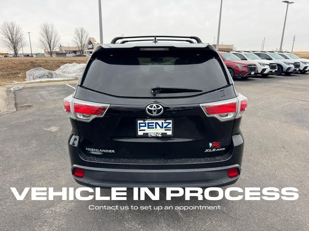 used 2015 Toyota Highlander car, priced at $14,400