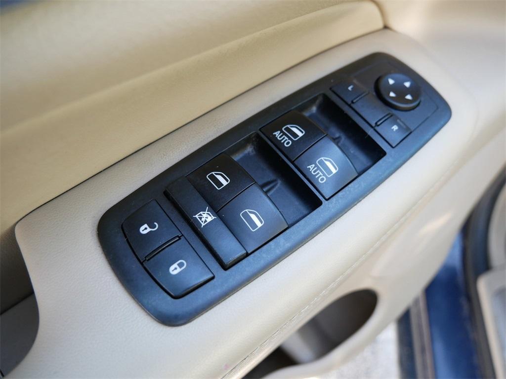 used 2018 Jeep Grand Cherokee car, priced at $13,400