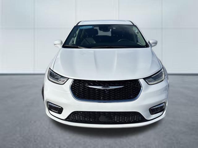 used 2022 Chrysler Pacifica Hybrid car, priced at $21,977