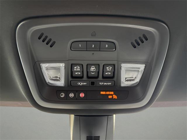 used 2023 Chevrolet Traverse car, priced at $30,970