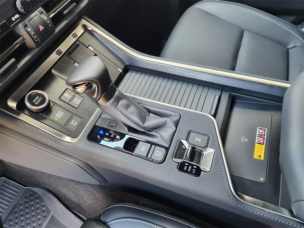 used 2025 Lexus GX 550 car, priced at $98,888