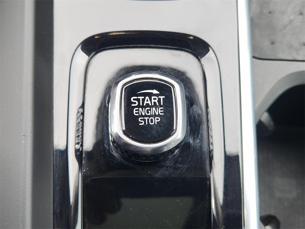 used 2022 Volvo XC60 car, priced at $25,777