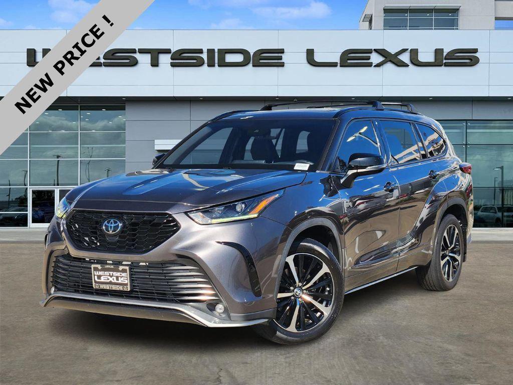 used 2022 Toyota Highlander car, priced at $27,777
