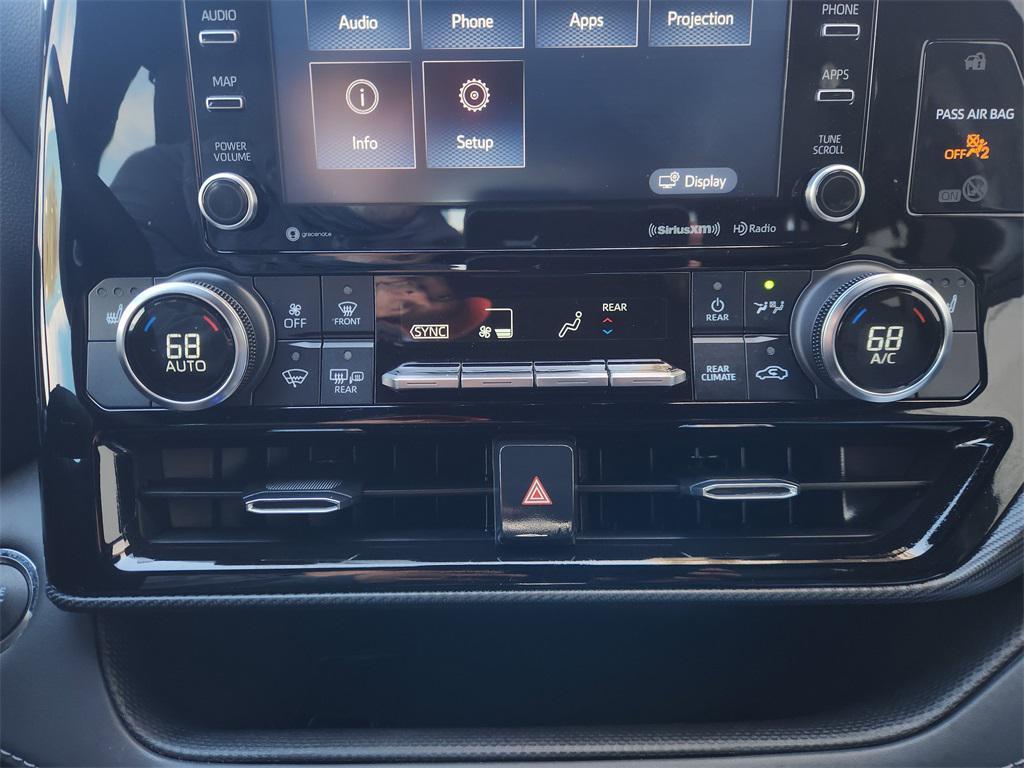 used 2022 Toyota Highlander car, priced at $30,888