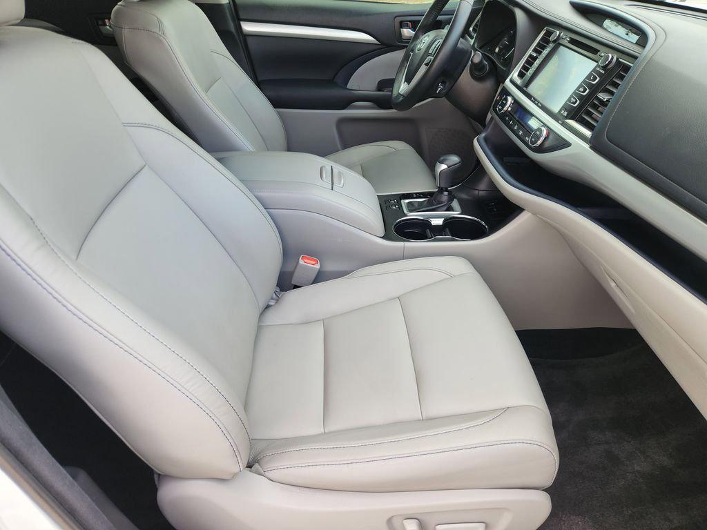 used 2018 Toyota Highlander car, priced at $25,888