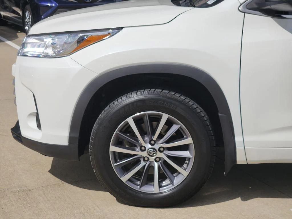 used 2018 Toyota Highlander car, priced at $26,113