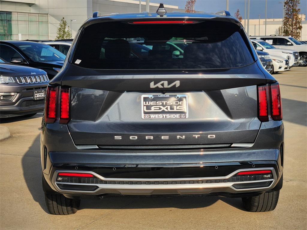used 2022 Kia Sorento car, priced at $22,777