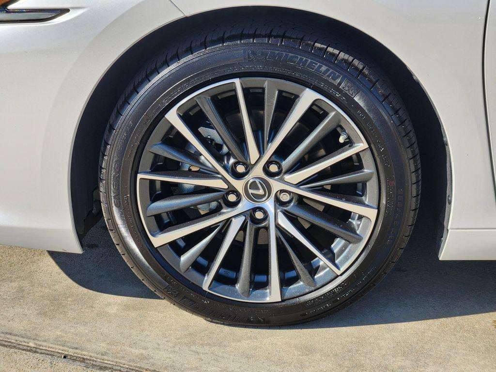 used 2025 Lexus ES 350 car, priced at $46,777