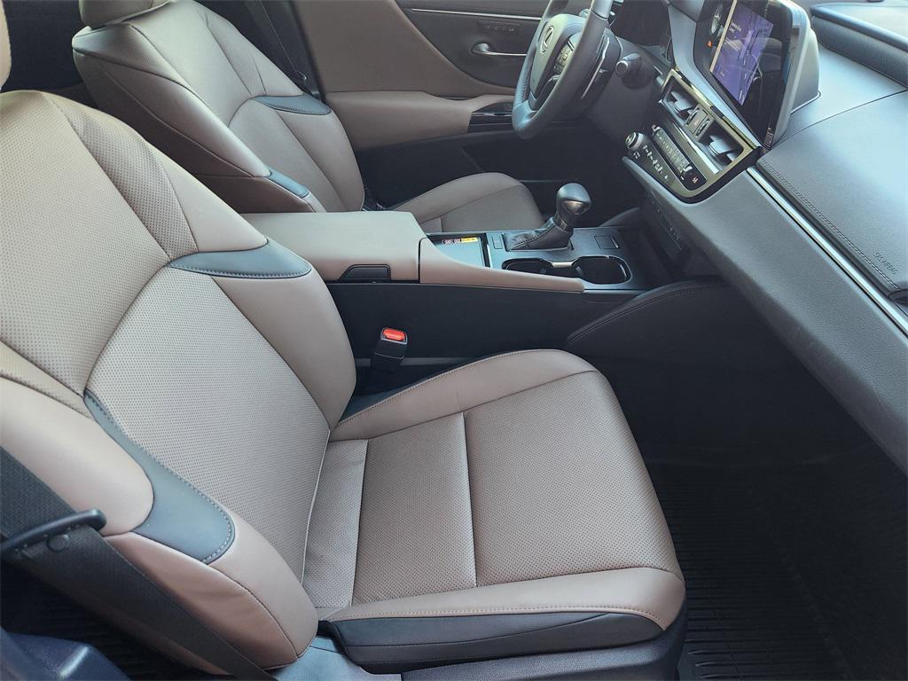 used 2024 Lexus ES 350 car, priced at $40,101