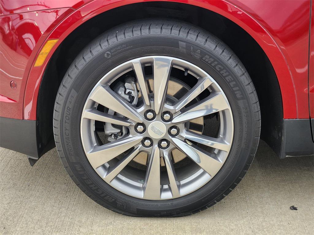 used 2023 Cadillac XT5 car, priced at $26,777
