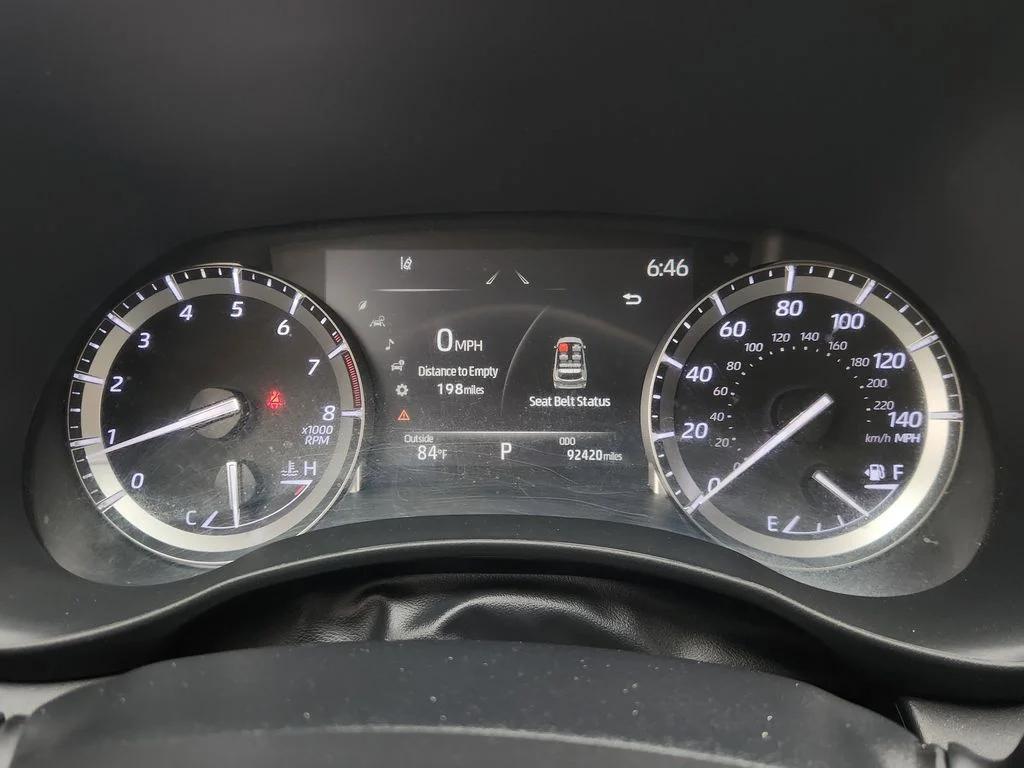 used 2022 Toyota Highlander car, priced at $33,113
