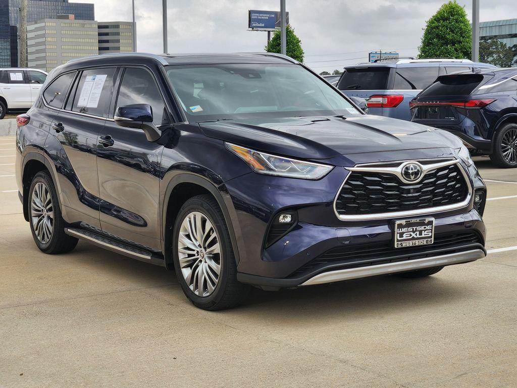 used 2022 Toyota Highlander car, priced at $32,888