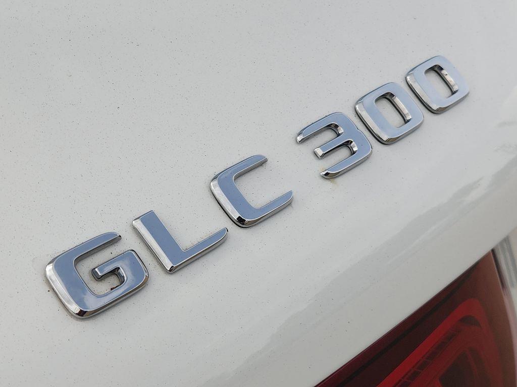 used 2020 Mercedes-Benz GLC 300 car, priced at $22,113