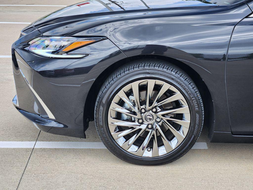 used 2025 Lexus ES 350 car, priced at $54,888