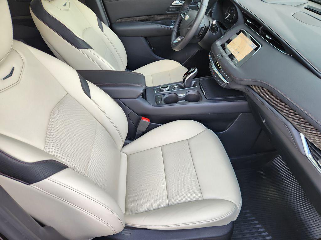 used 2021 Cadillac XT4 car, priced at $30,888