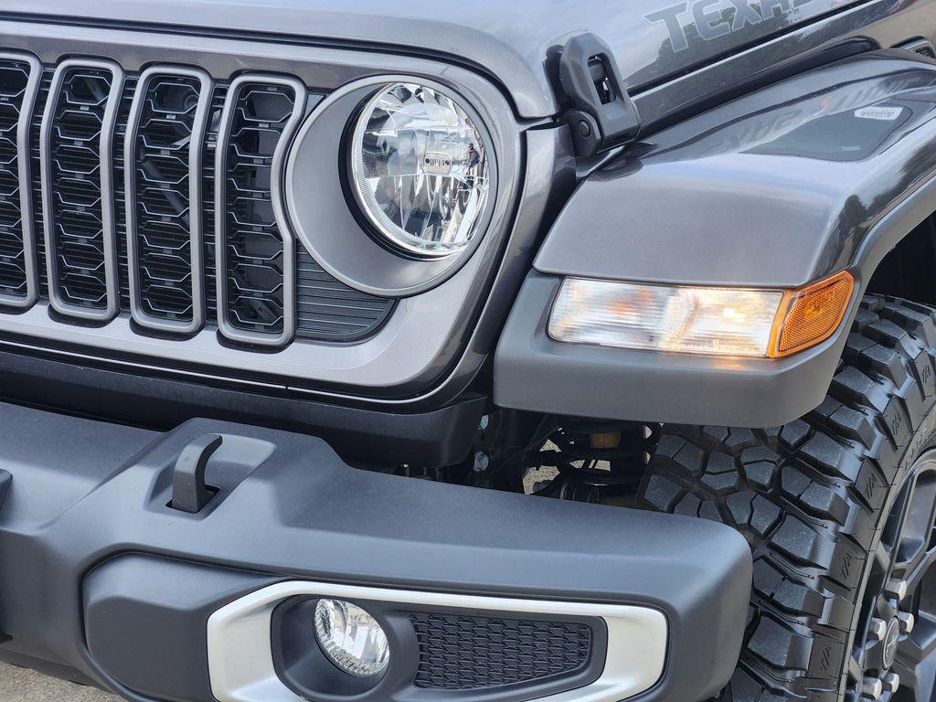 used 2025 Jeep Gladiator car, priced at $36,888