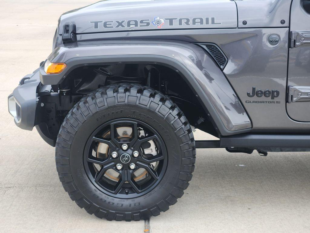 used 2025 Jeep Gladiator car, priced at $36,888