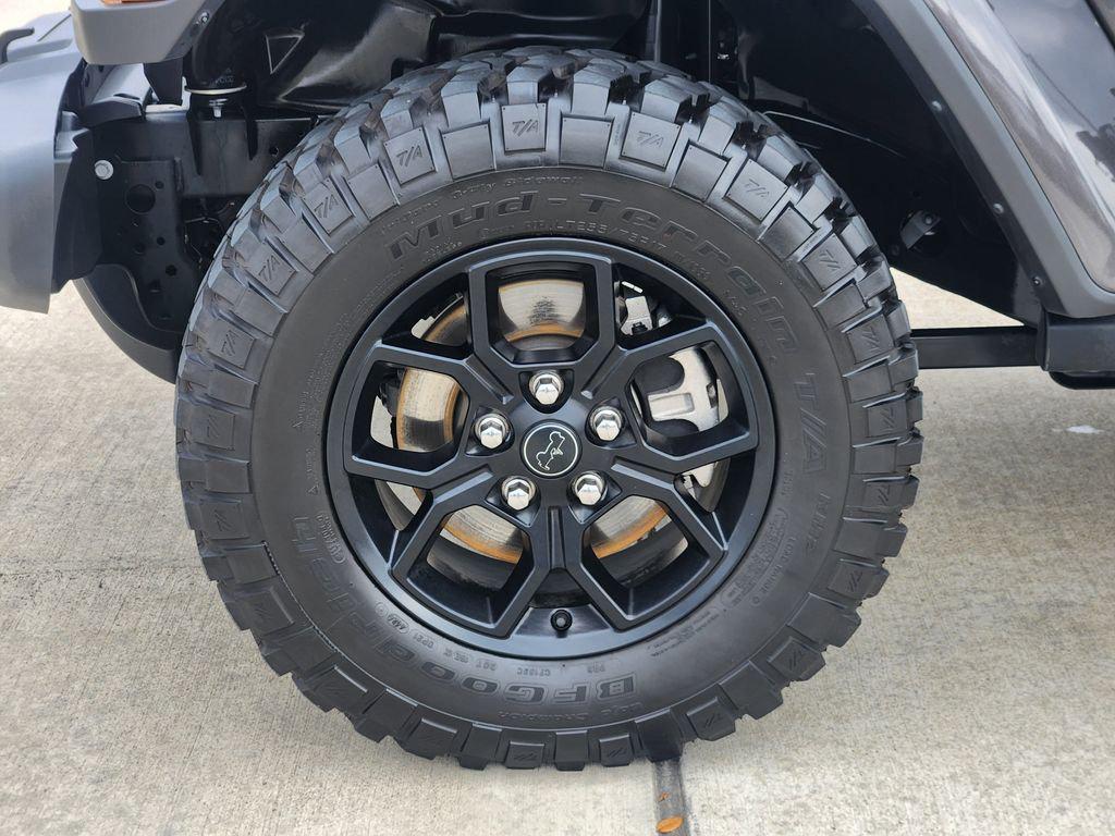 used 2025 Jeep Gladiator car, priced at $36,888