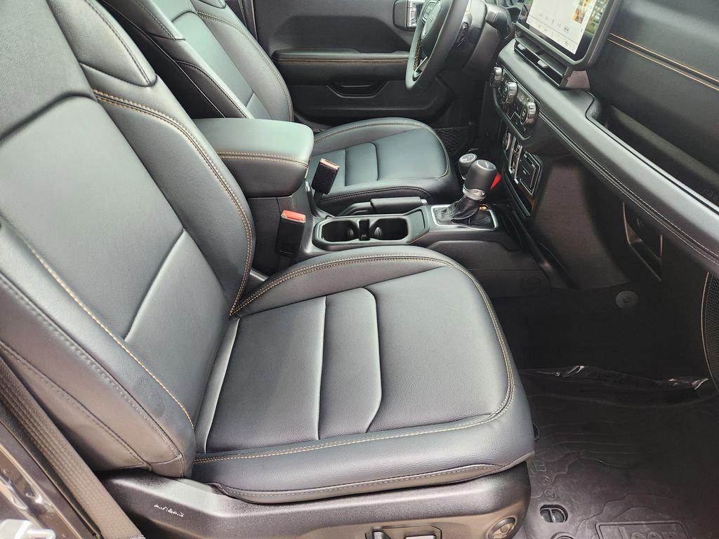 used 2025 Jeep Gladiator car, priced at $36,888