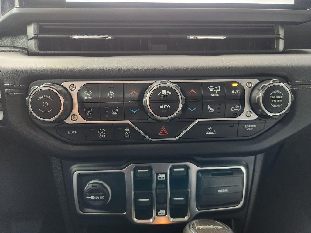 used 2025 Jeep Gladiator car, priced at $36,888