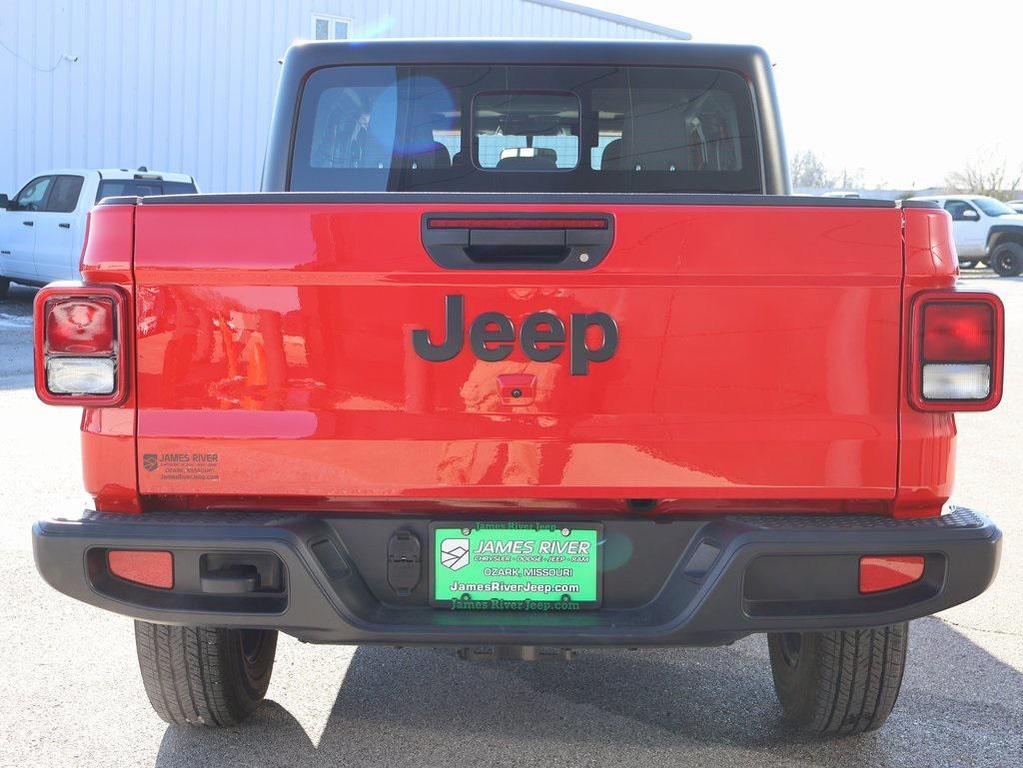 used 2024 Jeep Gladiator car, priced at $33,399
