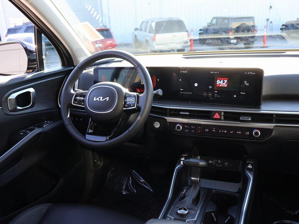 used 2025 Kia Sorento car, priced at $34,497