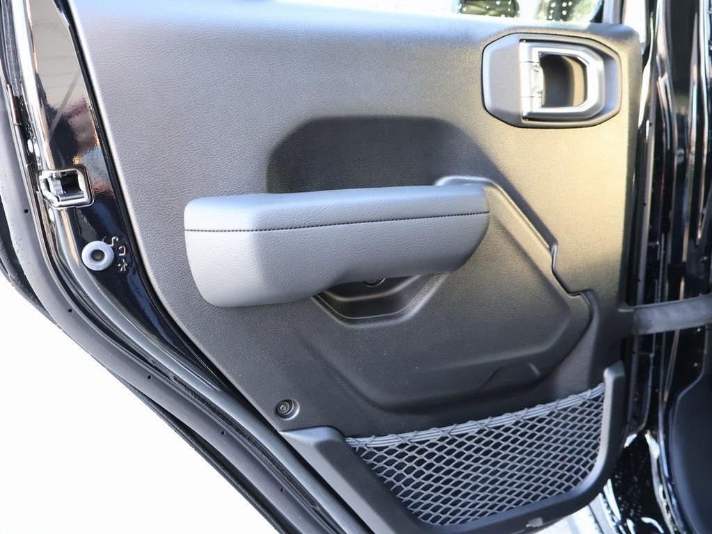 new 2026 Jeep Gladiator car, priced at $57,575