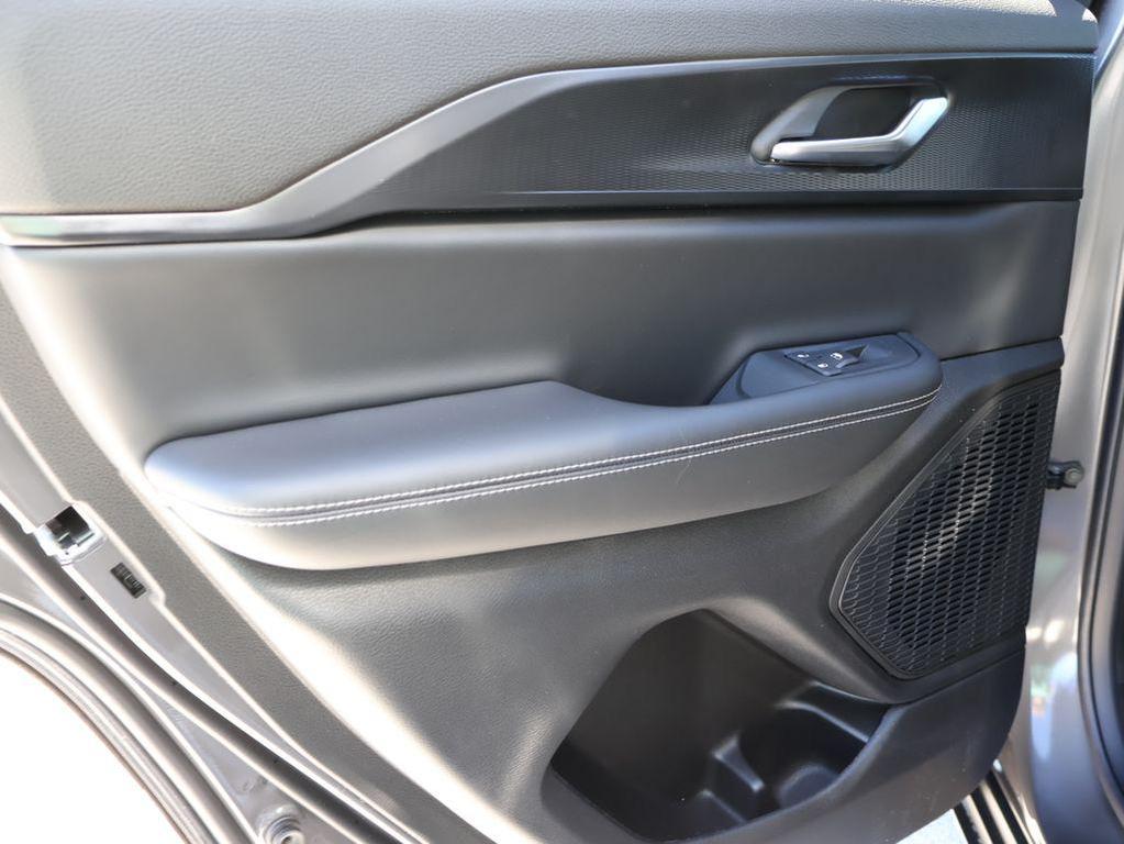 new 2026 Jeep Grand Cherokee car, priced at $44,025