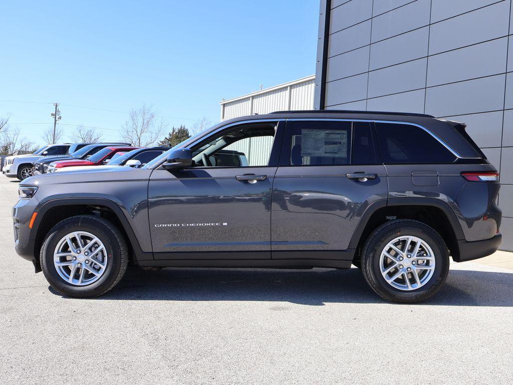 new 2026 Jeep Grand Cherokee car, priced at $44,025