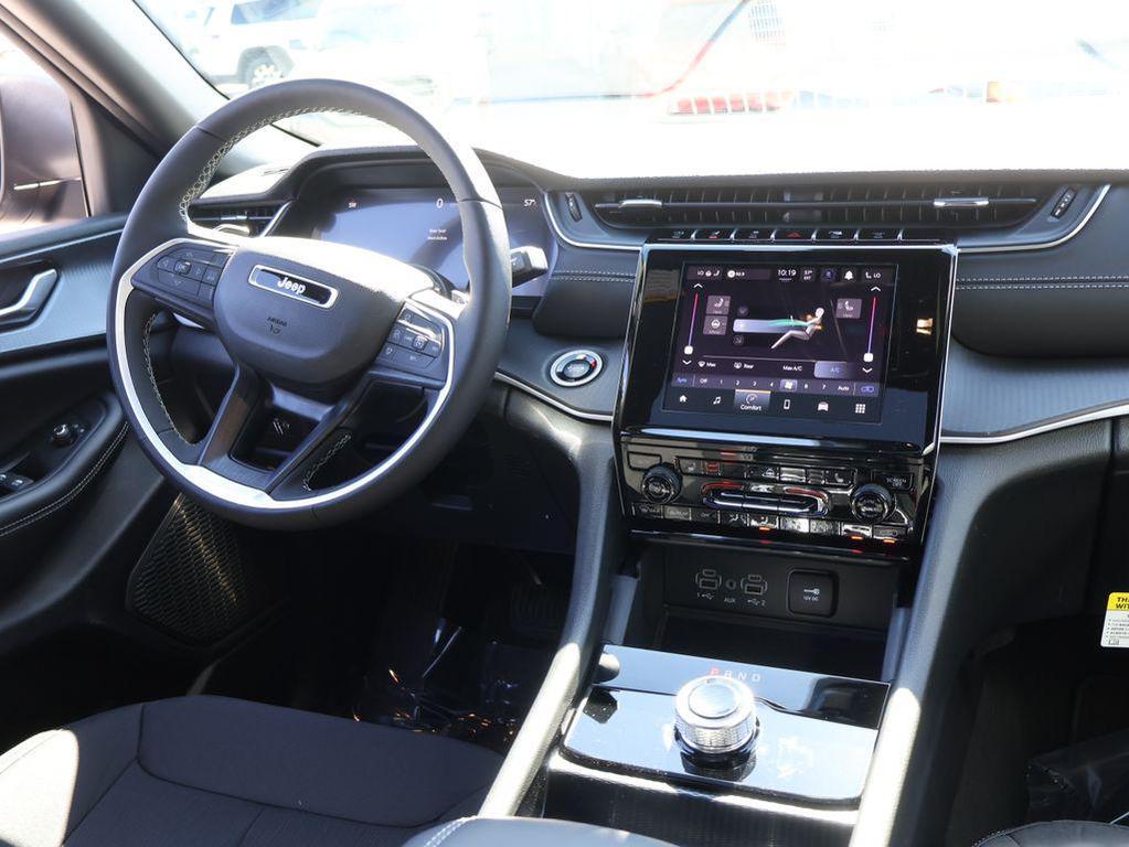 new 2026 Jeep Grand Cherokee car, priced at $44,025