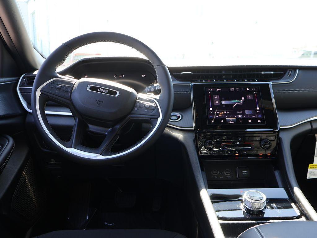 new 2026 Jeep Grand Cherokee car, priced at $44,025