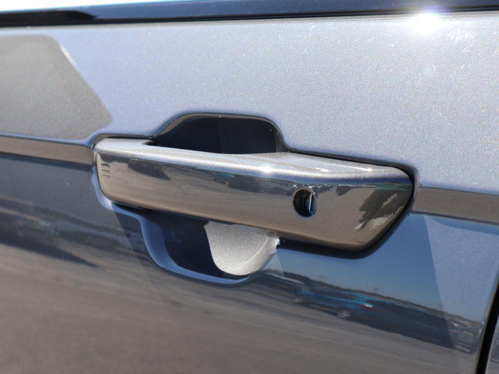 new 2026 Jeep Grand Cherokee car, priced at $44,025