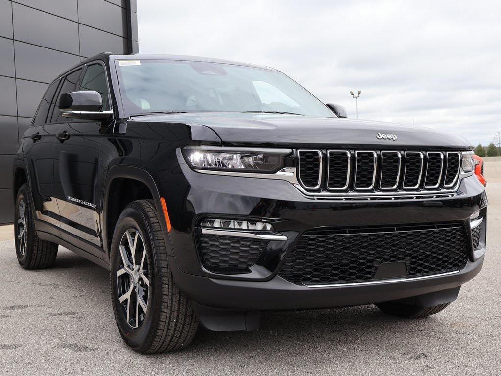 new 2025 Jeep Grand Cherokee car, priced at $39,013