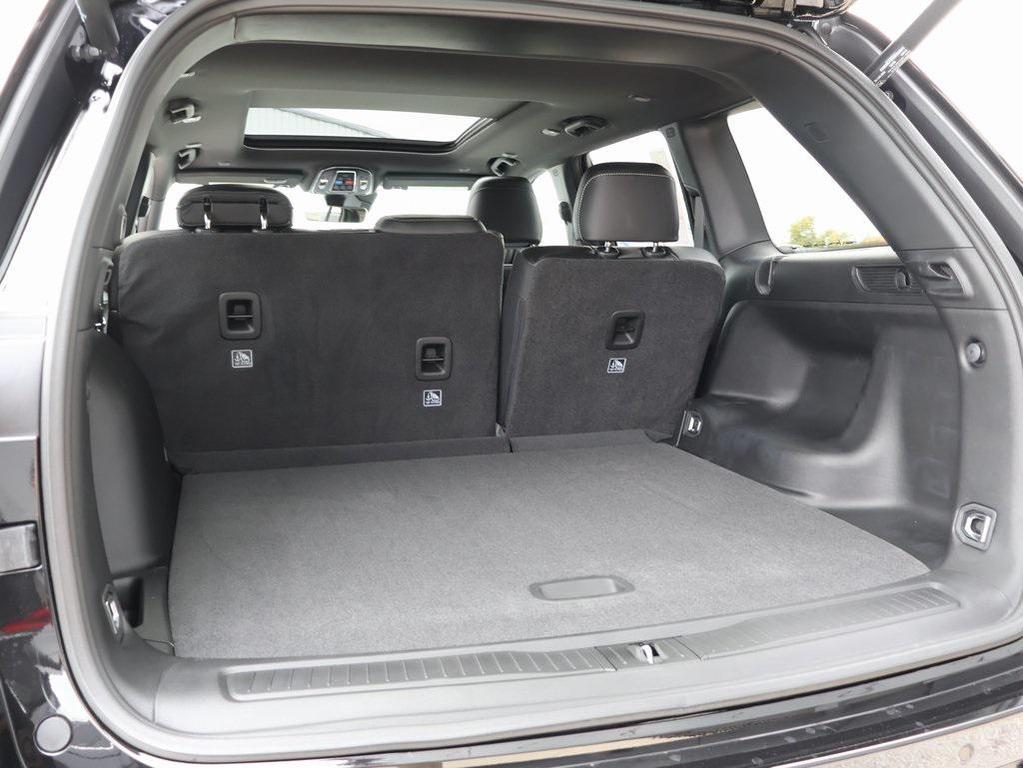 new 2025 Jeep Grand Cherokee car, priced at $39,013