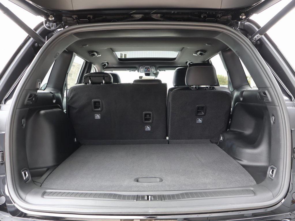 new 2025 Jeep Grand Cherokee car, priced at $39,013