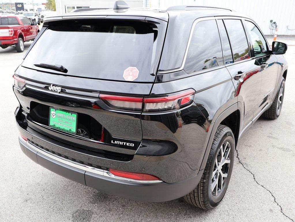 new 2025 Jeep Grand Cherokee car, priced at $39,013