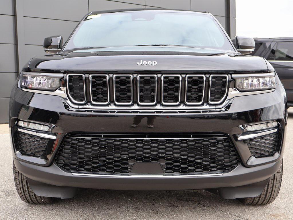 new 2025 Jeep Grand Cherokee car, priced at $39,013