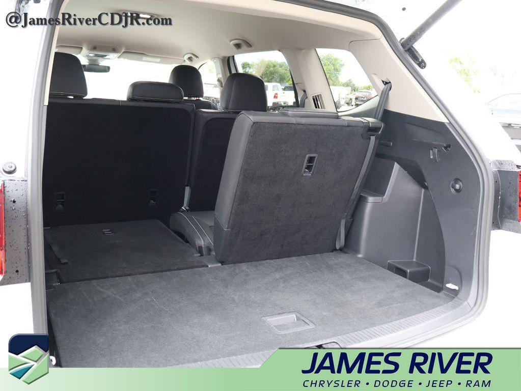 used 2025 Volkswagen Atlas car, priced at $36,080