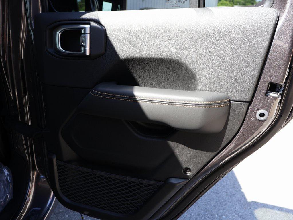 new 2025 Jeep Wrangler car, priced at $46,600