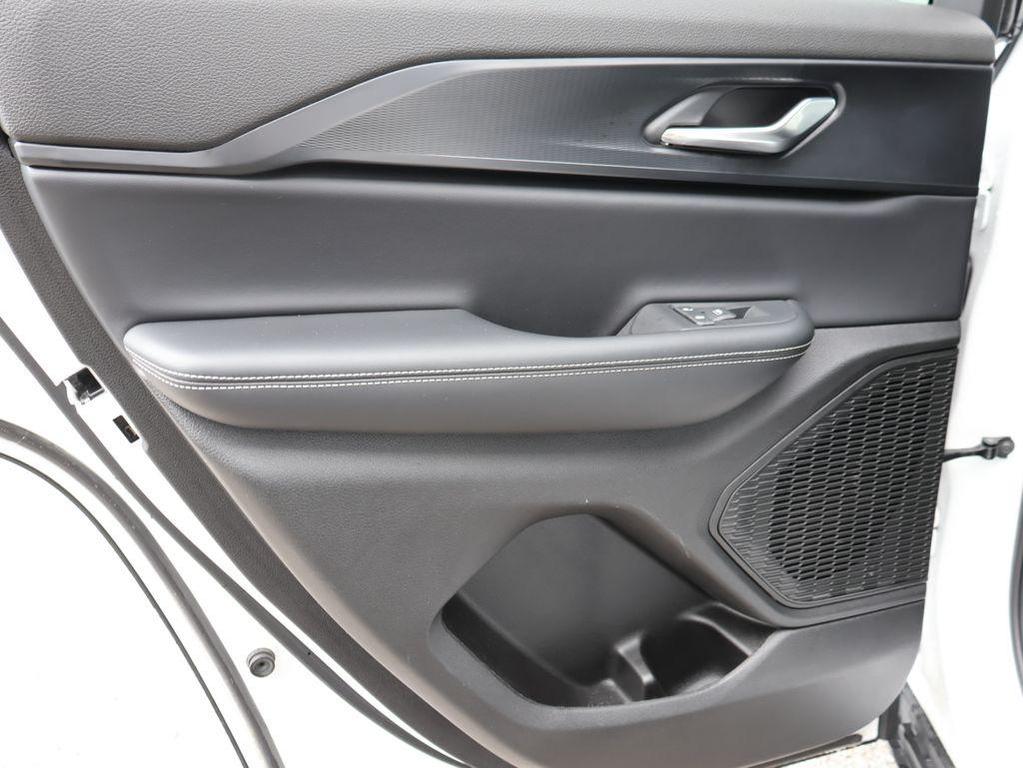 used 2025 Jeep Grand Cherokee car, priced at $36,499