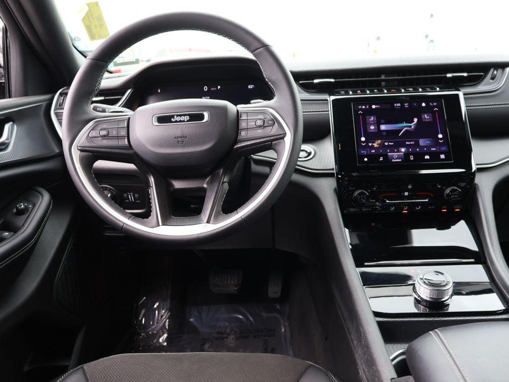 used 2025 Jeep Grand Cherokee car, priced at $36,499